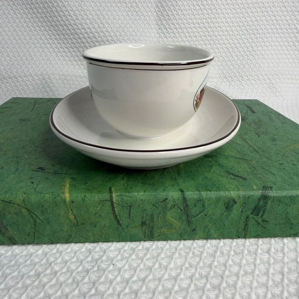 Villeroy & Boch Design Naif Gravy Boat Attached Underplate Folk Art Village